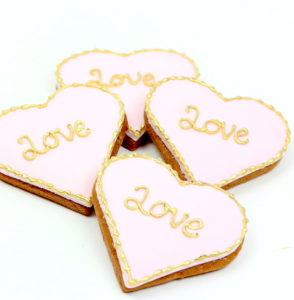 Golden love engagement cookie favours