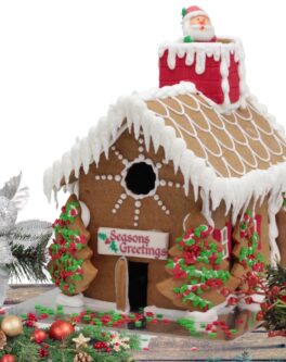 Noel-Gingerbread-house-with-chimney